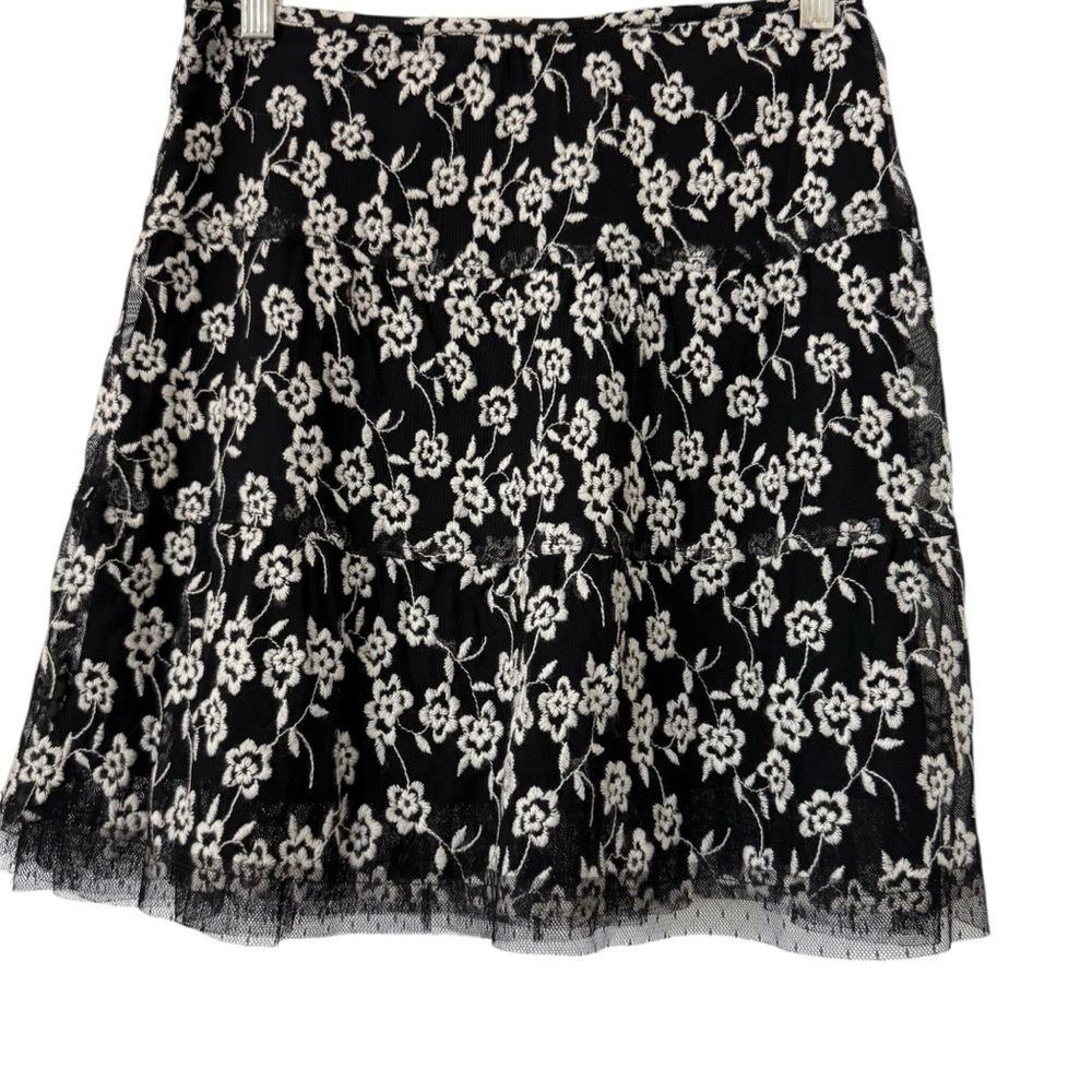 Cynthia Steffe Black & White Floral Embroidered Skirt - Size S